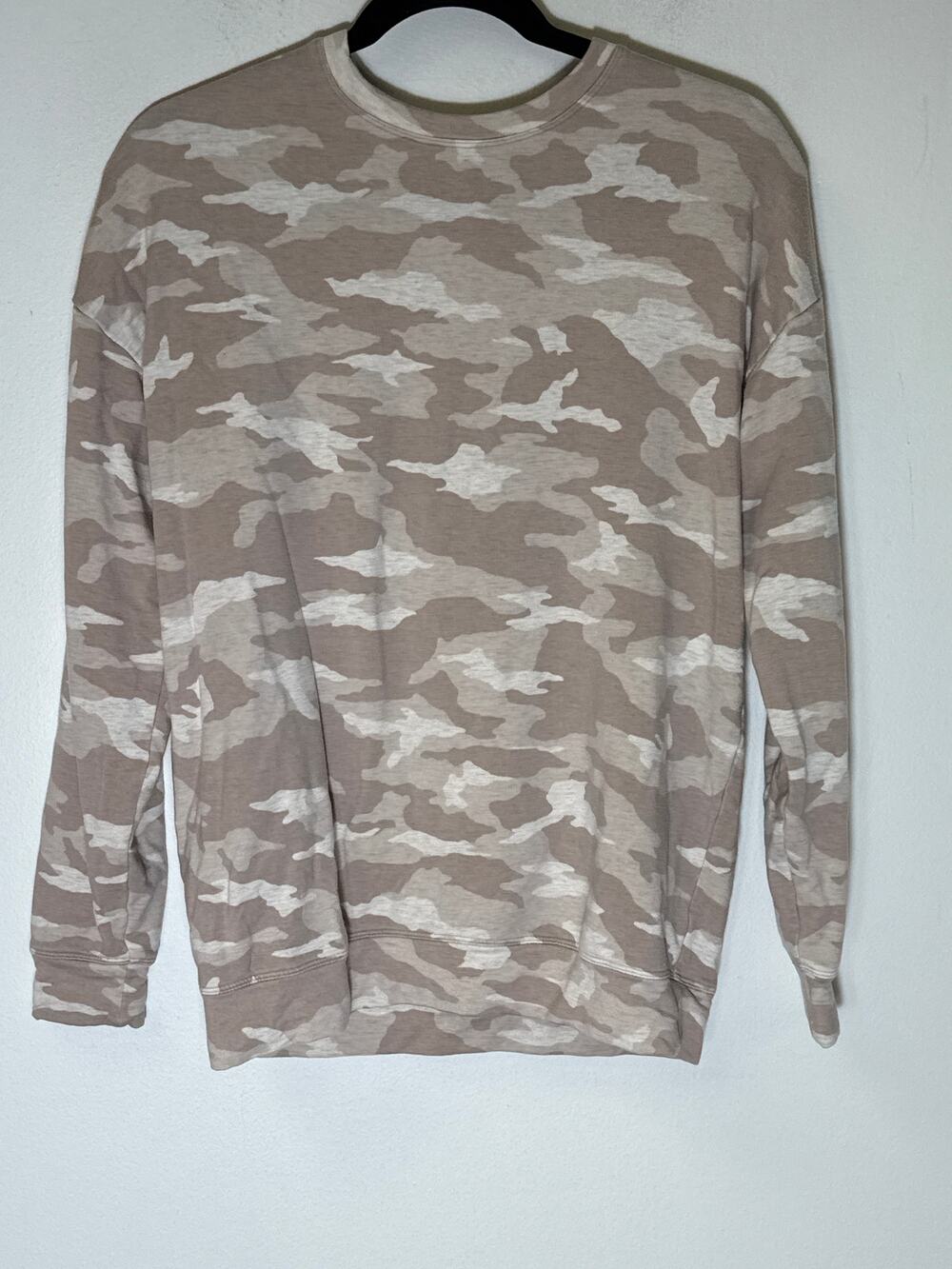 Athleta Tan Camo Long Sleeve Sweatshirt Sz XS